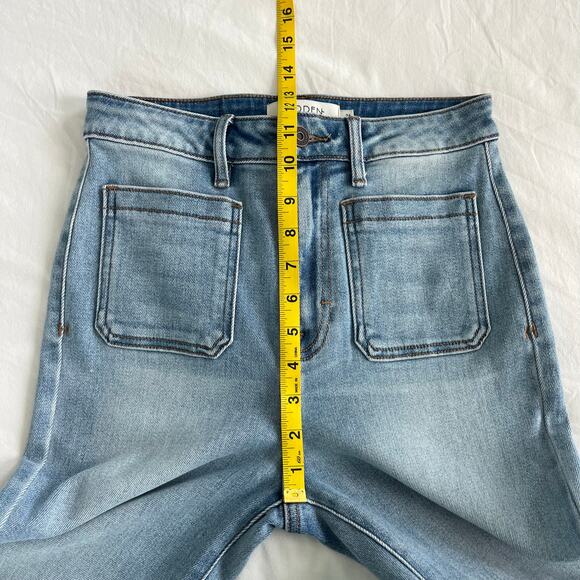 Hidden Los Angeles Happi Crop Light Wash Crop Flare Denim Jeans, Size 26 - Picture 6 of 12